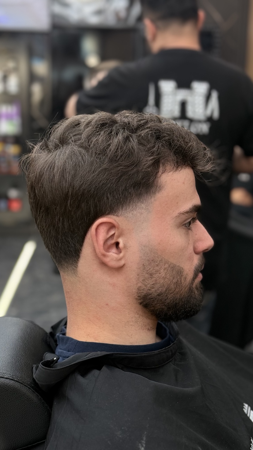 Professioneller Haarschnitt bei Friseur Babylon